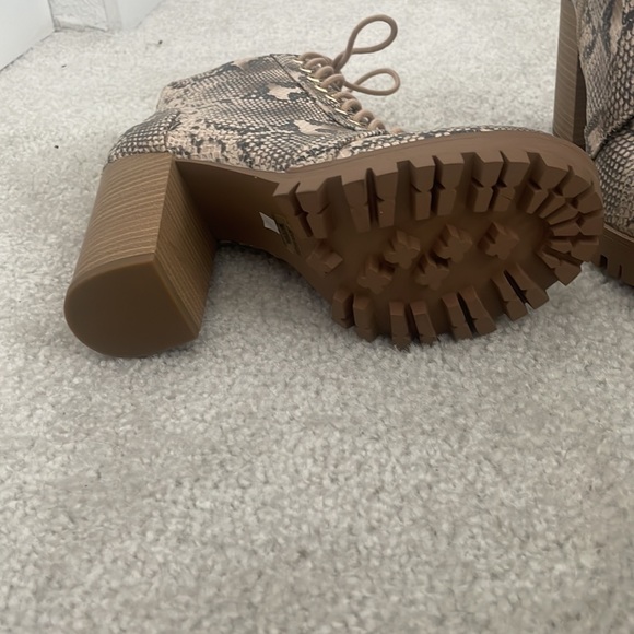 Snake boots - Picture 2 of 2